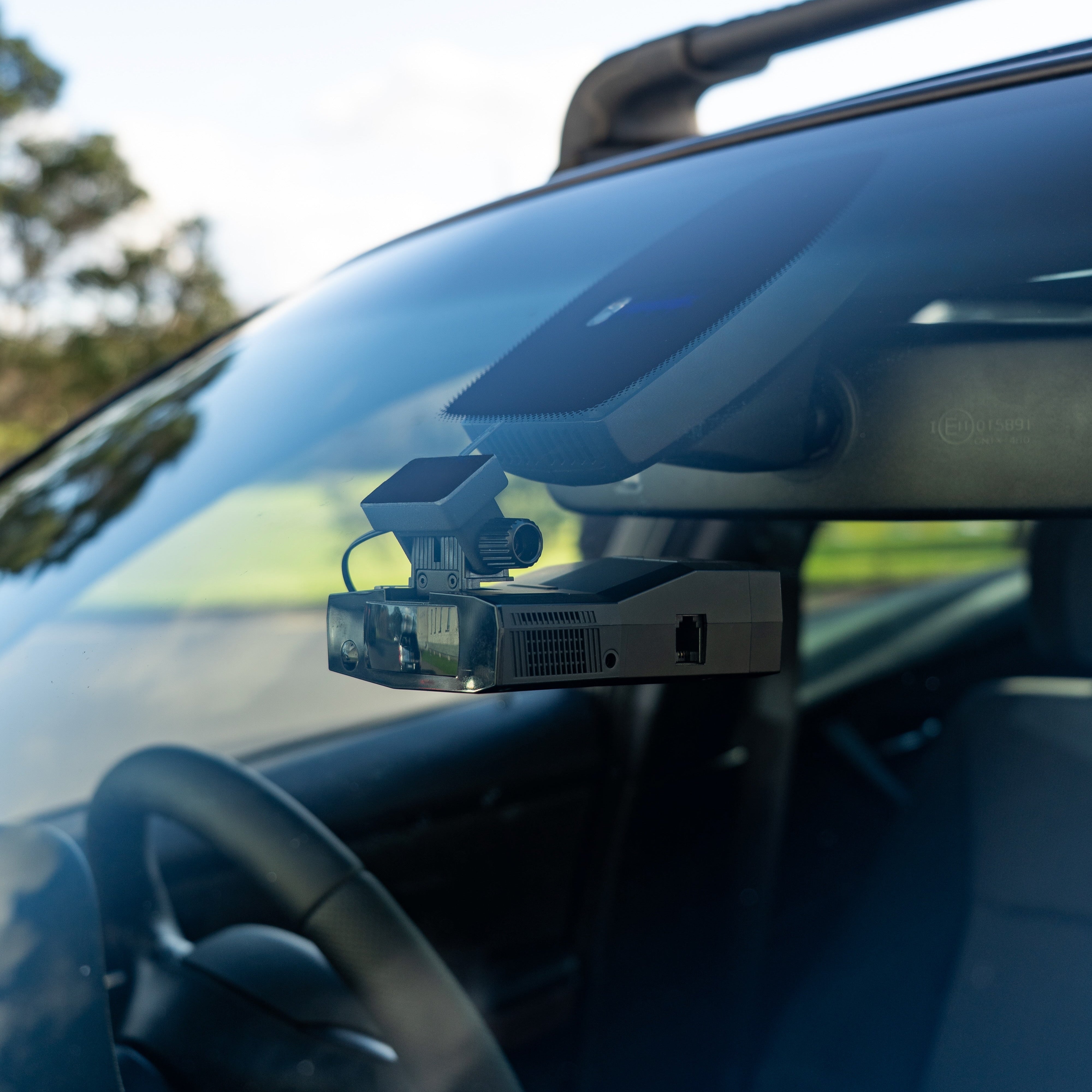 Uniden R4/R7/R8 Quick Release Powered Mount