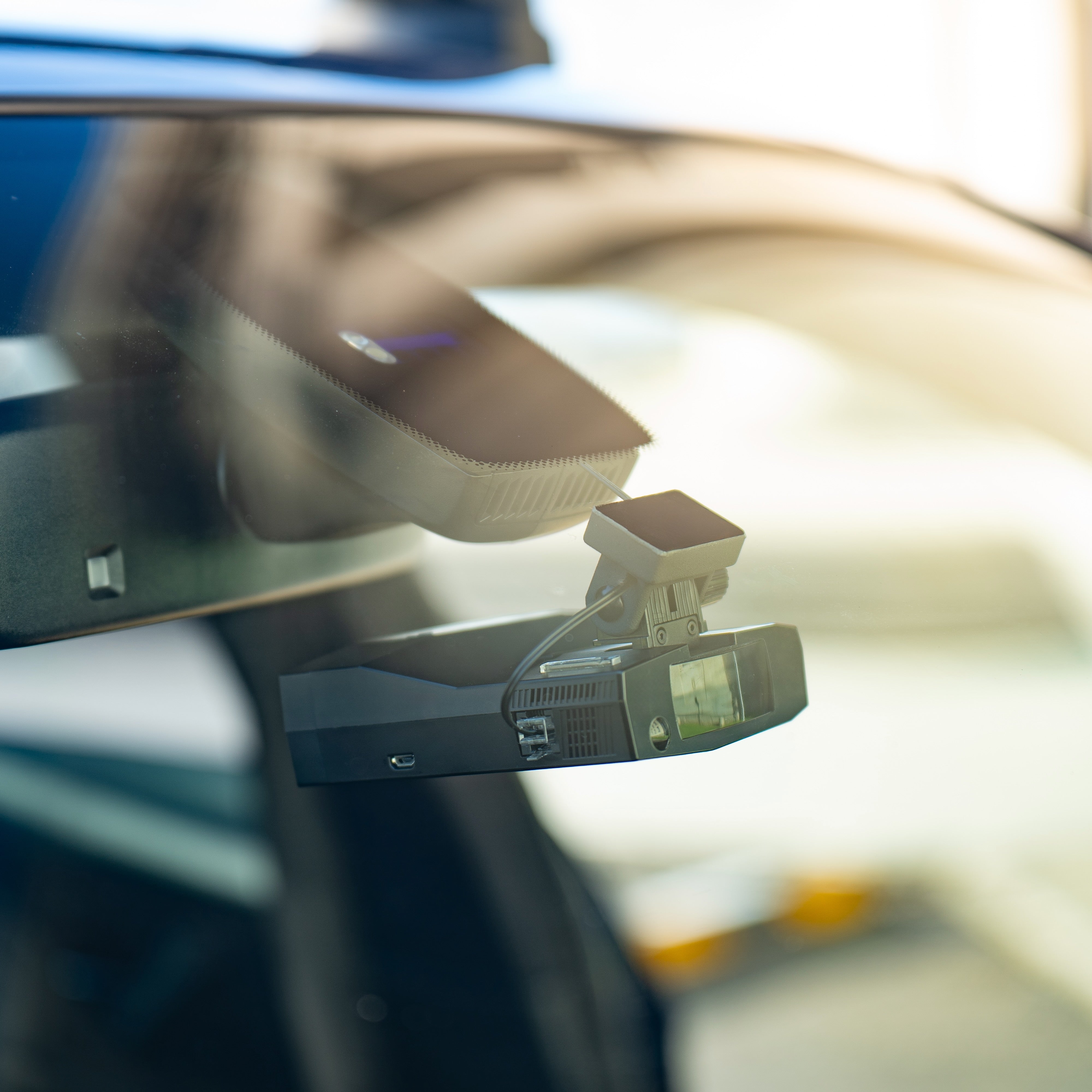 Uniden R4/R7/R8 Quick Release Powered Mount