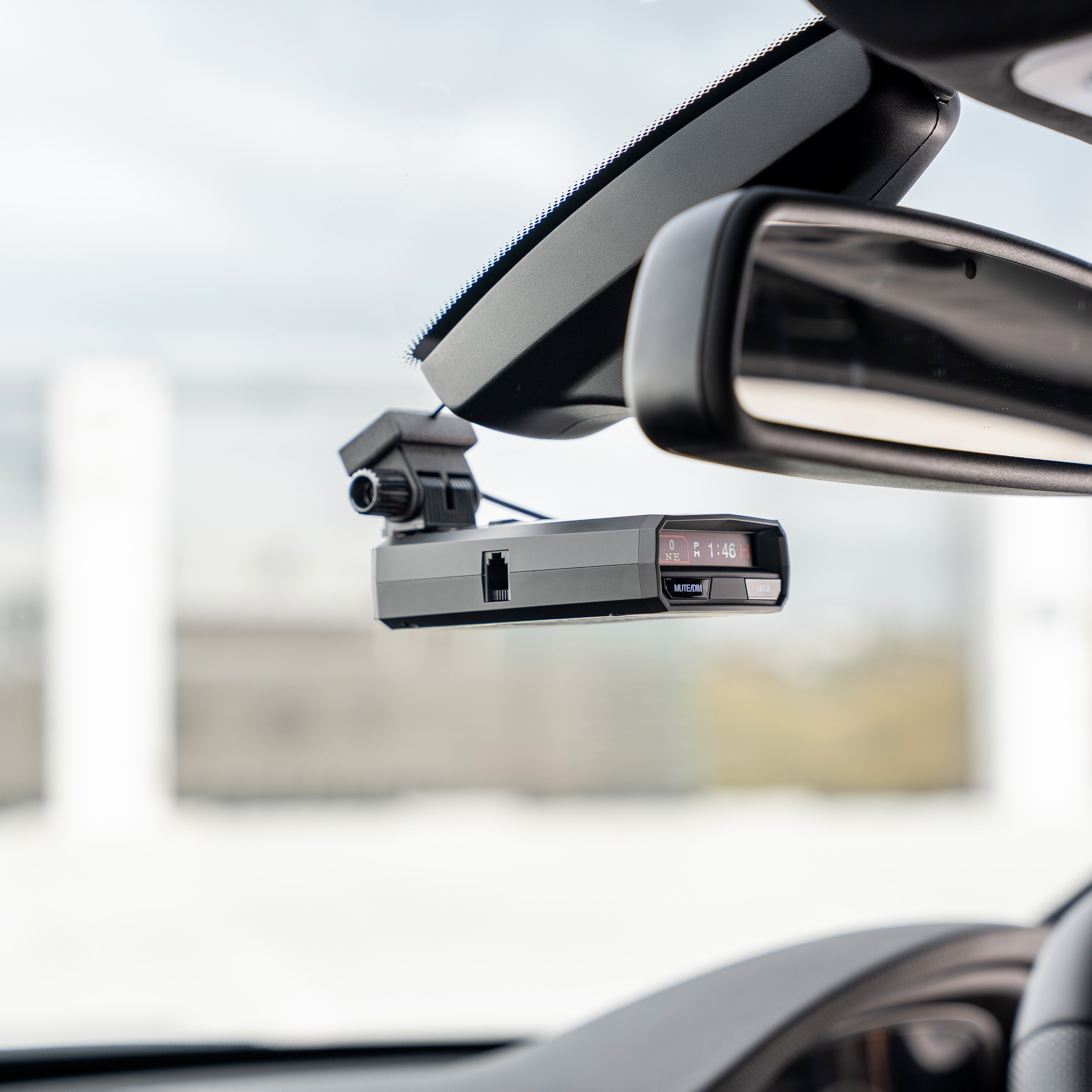 Uniden R4 Quick Release Powered Mount