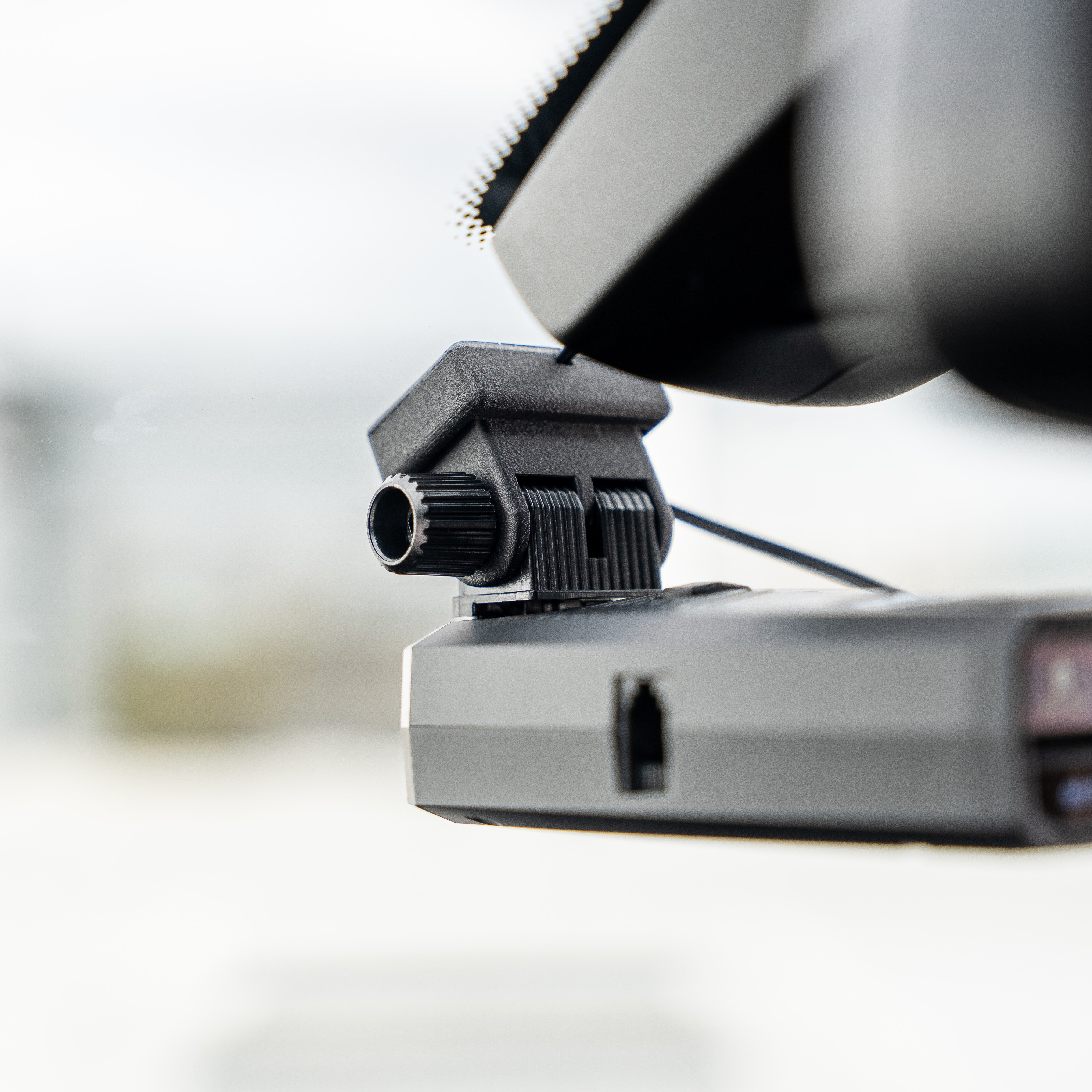 Uniden R4 Quick Release Powered Mount